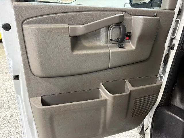 2022 Chevrolet Express - Image 21 of 21