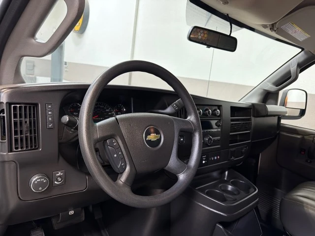 2022 Chevrolet Express - Image 18 of 21