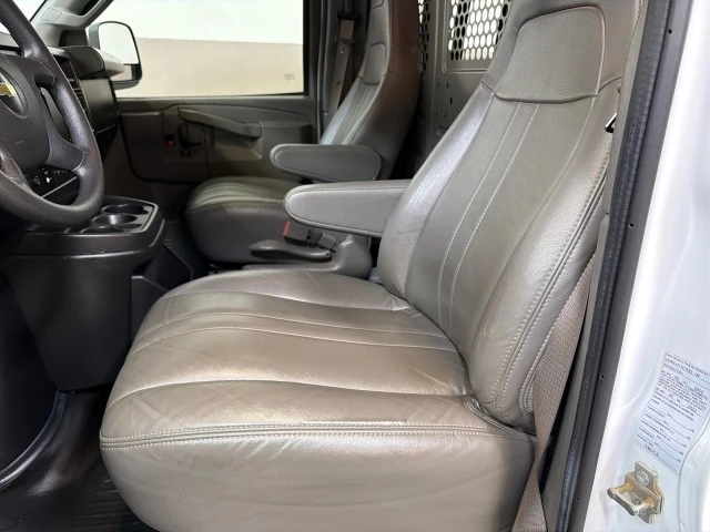 2022 Chevrolet Express - Image 17 of 21