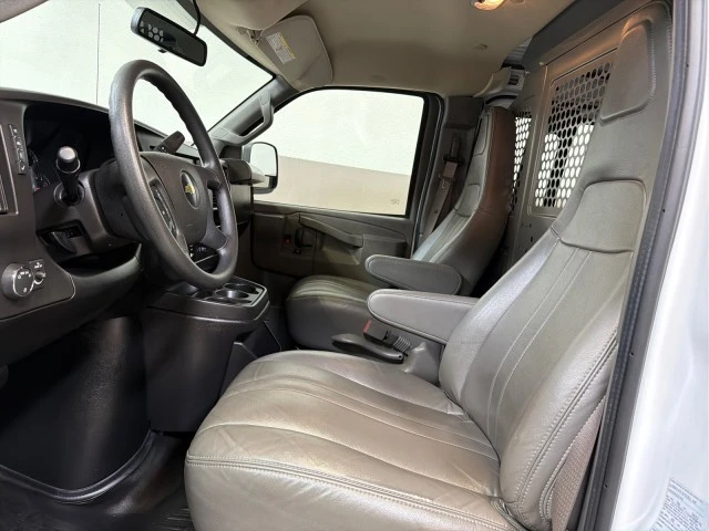 2022 Chevrolet Express - Image 14 of 21