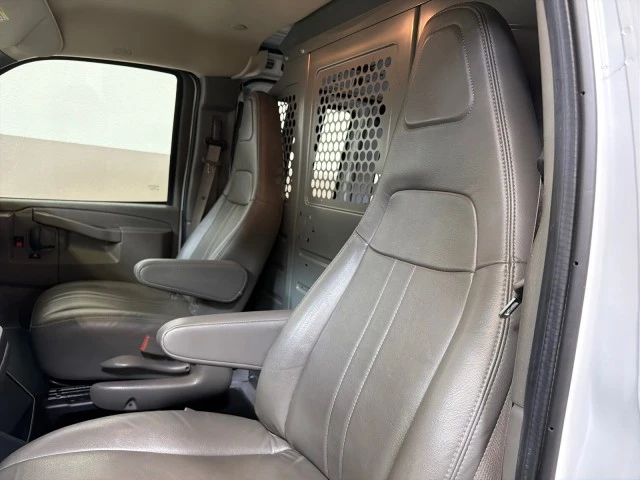 2022 Chevrolet Express - Image 16 of 21