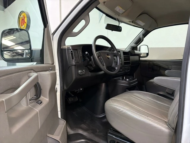 2022 Chevrolet Express - Image 12 of 21