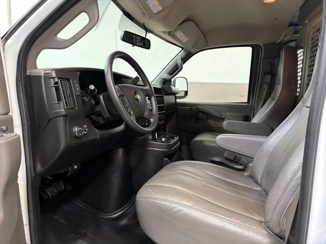 2022 Chevrolet Express - Image 13 of 21