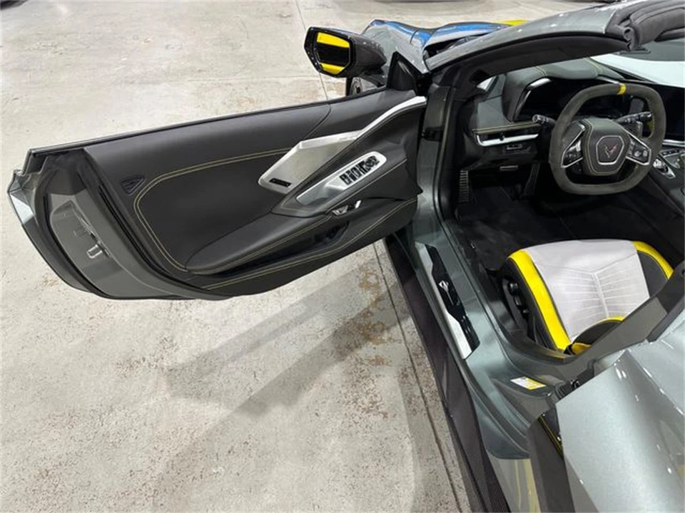 2022 Chevrolet Corvette C8 - Image 13 of 30