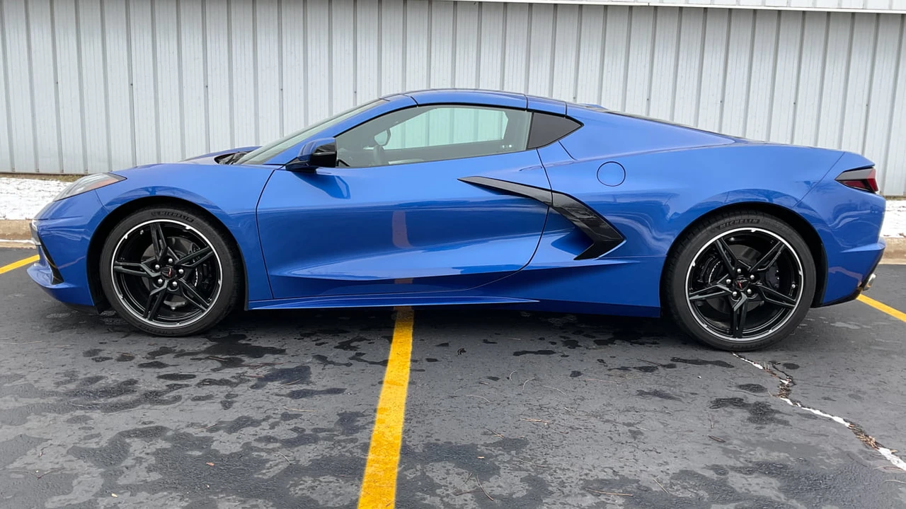 2022 Chevrolet Corvette C8 - Image 2 of 21