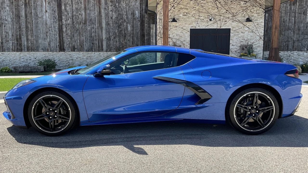 2022 Chevrolet Corvette C8 - Image 2 of 14