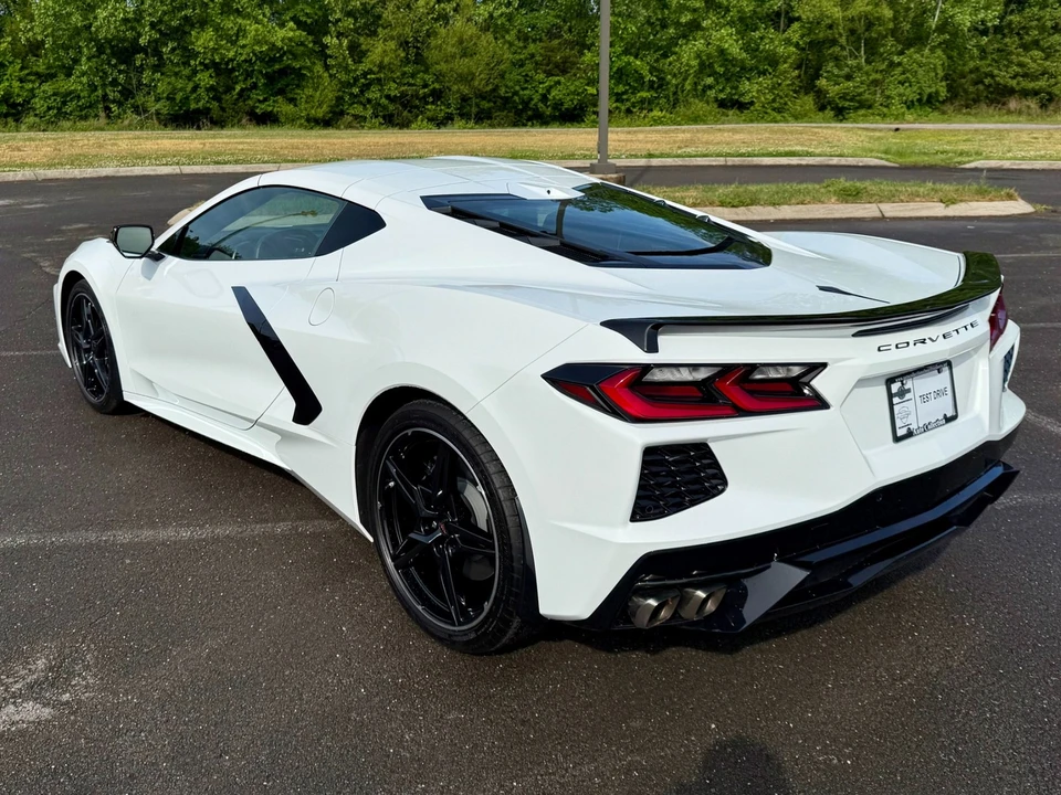 2022 Chevrolet Corvette C8 - Image 4 of 31