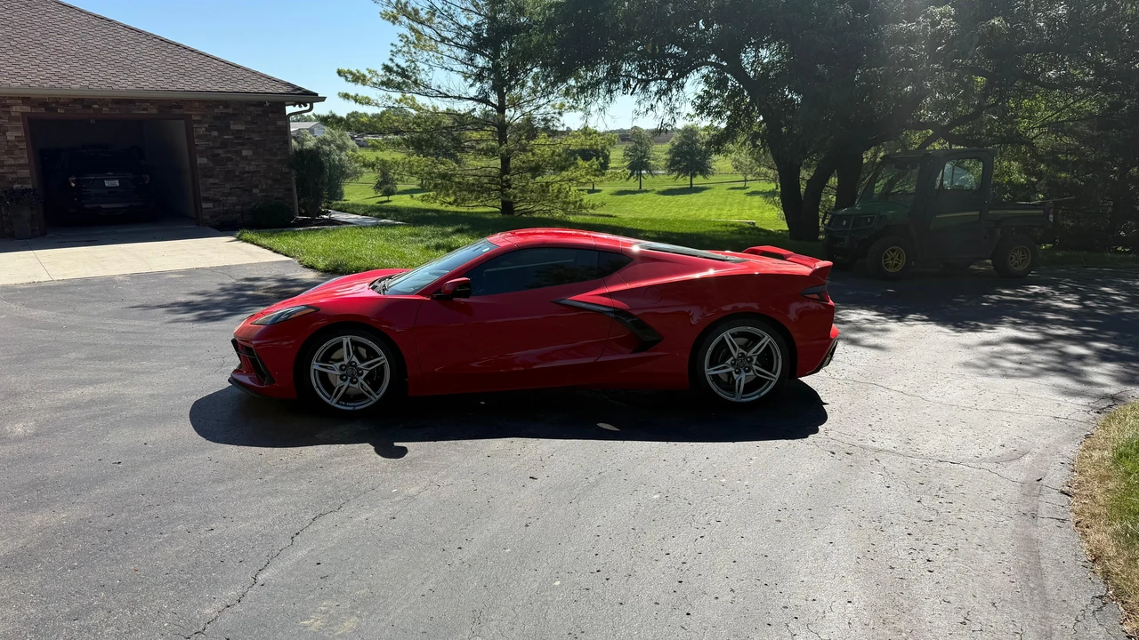 2022 Chevrolet Corvette C8 - Image 8 of 31