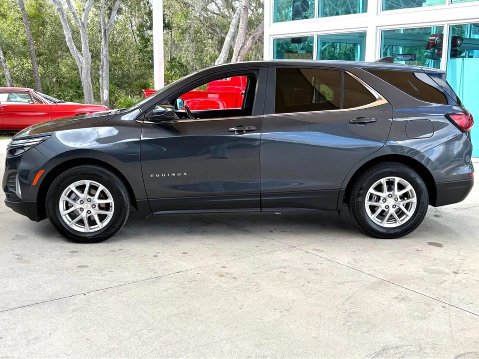 2022 Chevrolet Equinox - Image 9 of 31