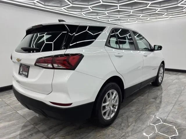 2022 Chevrolet Equinox - Image 8 of 12