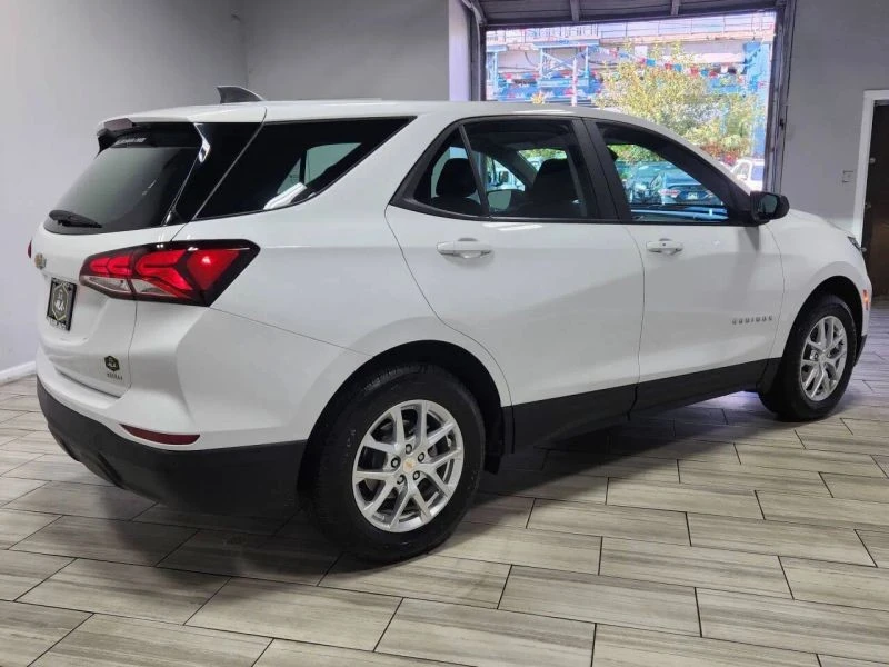 2022 Chevrolet Equinox - Image 5 of 12