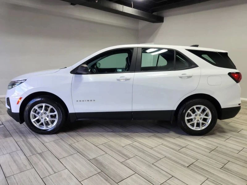 2022 Chevrolet Equinox - Image 2 of 12