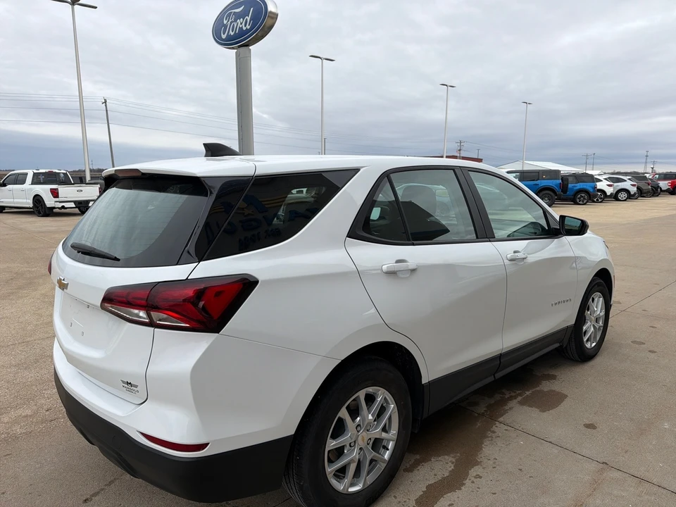 2022 Chevrolet Equinox - Image 5 of 12