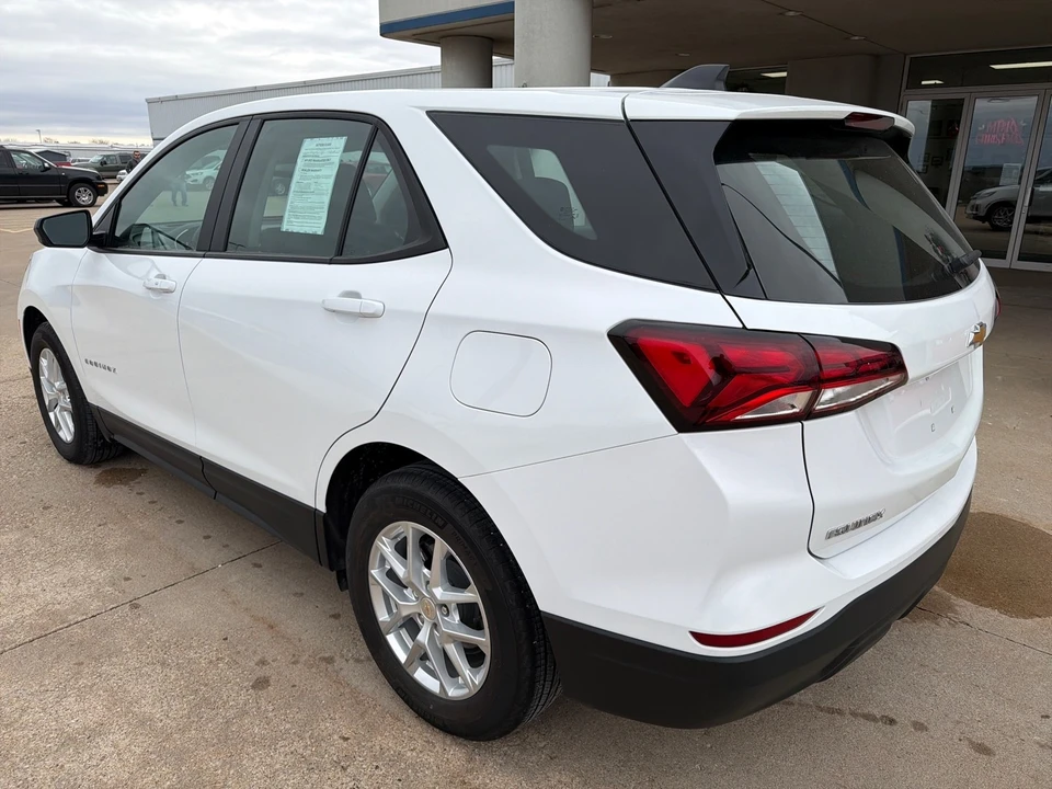 2022 Chevrolet Equinox - Image 3 of 12