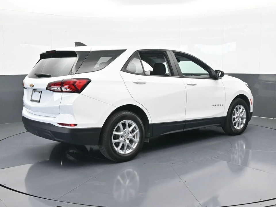 2022 Chevrolet Equinox - Image 6 of 12