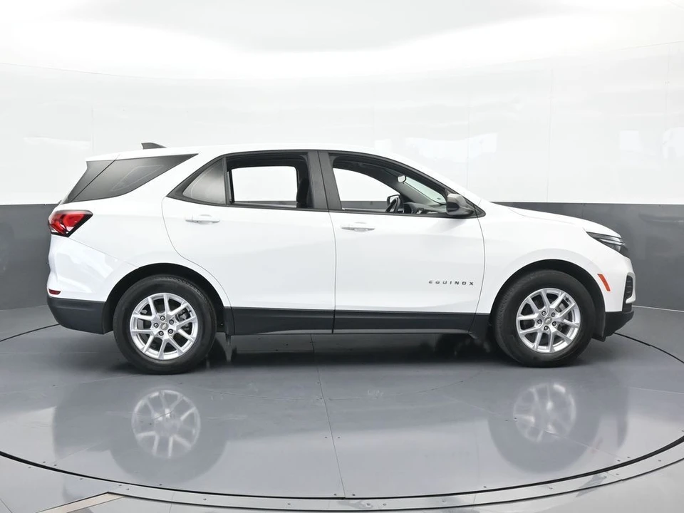 2022 Chevrolet Equinox - Image 7 of 12