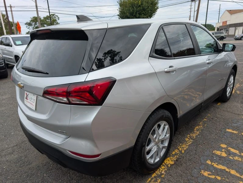 2022 Chevrolet Equinox - Image 3 of 12
