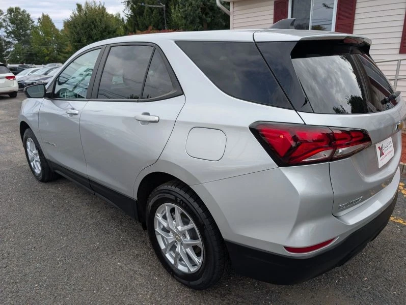2022 Chevrolet Equinox - Image 2 of 12