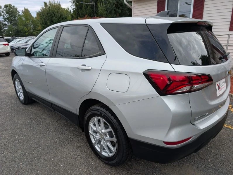 2022 Chevrolet Equinox - Image 2 of 12