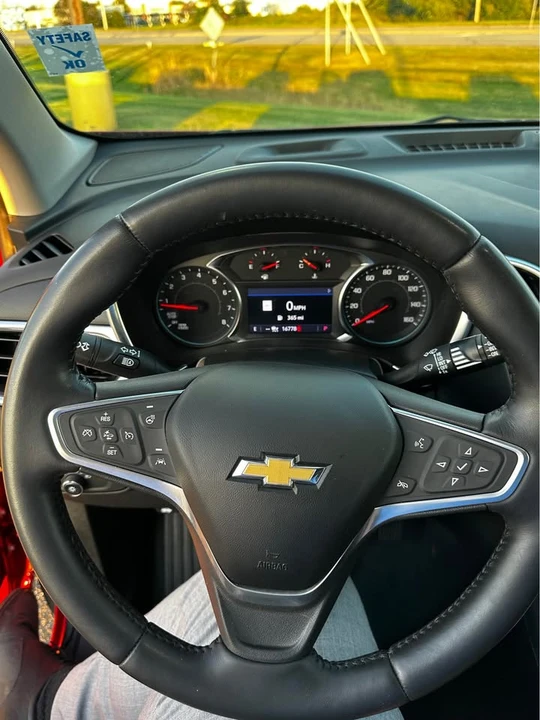 2022 Chevrolet Equinox - Image 6 of 8