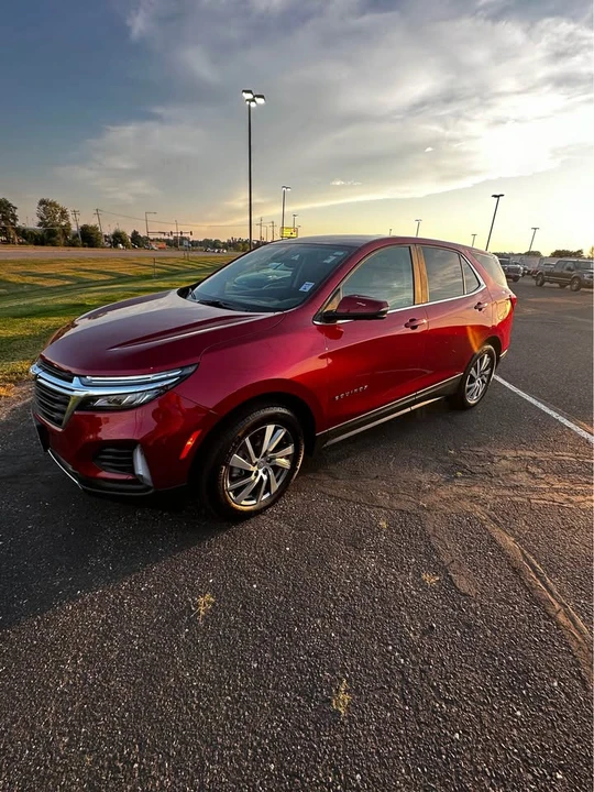 2022 Chevrolet Equinox - Image 2 of 8