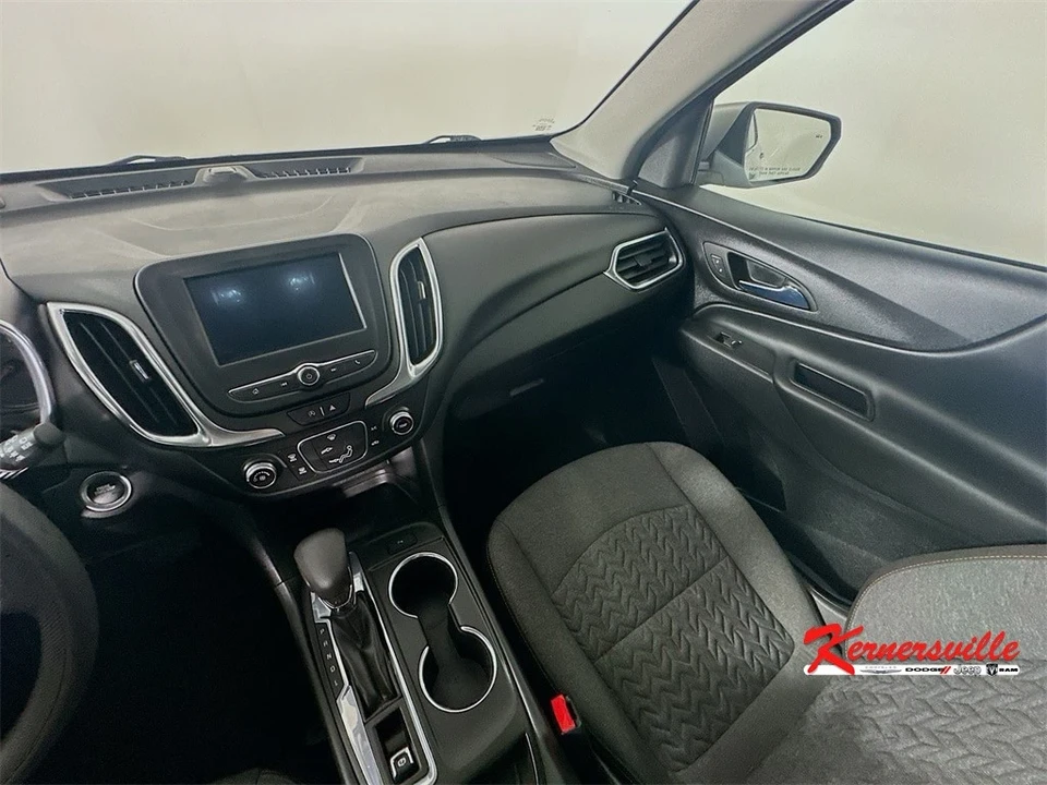 2022 Chevrolet Equinox - Image 11 of 21