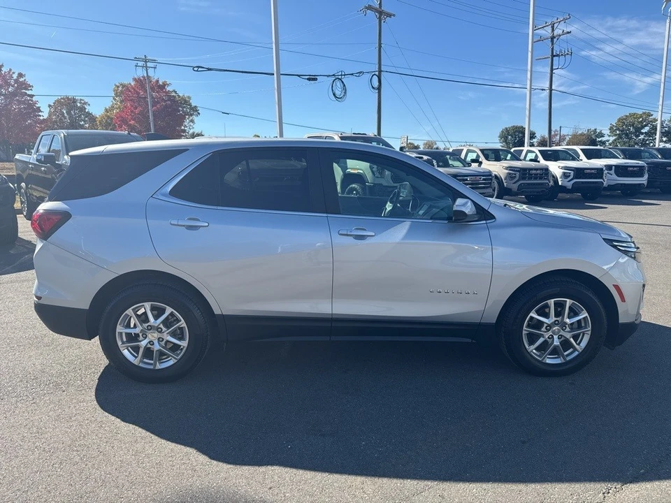 2022 Chevrolet Equinox - Image 6 of 12