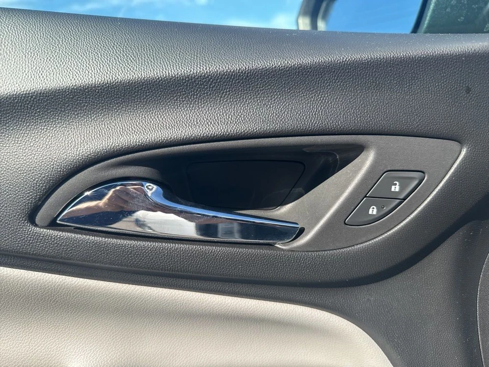 2022 Chevrolet Equinox - Image 11 of 12