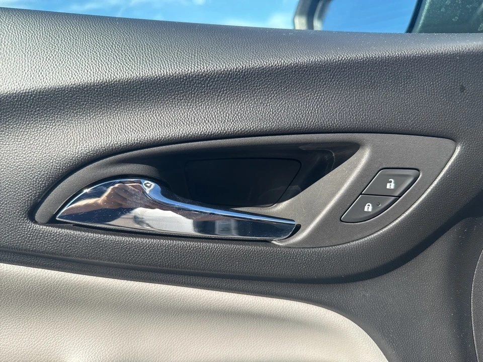 2022 Chevrolet Equinox - Image 11 of 12