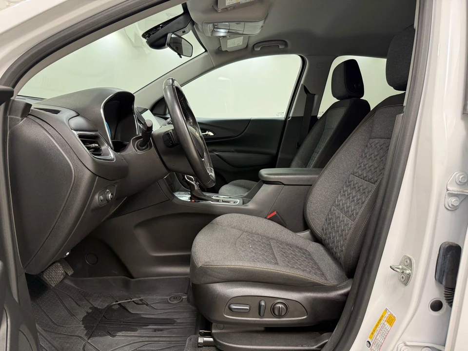 2022 Chevrolet Equinox - Image 11 of 21