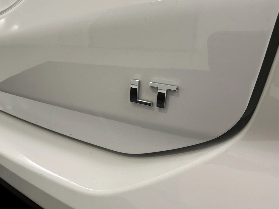 2022 Chevrolet Equinox - Image 10 of 21