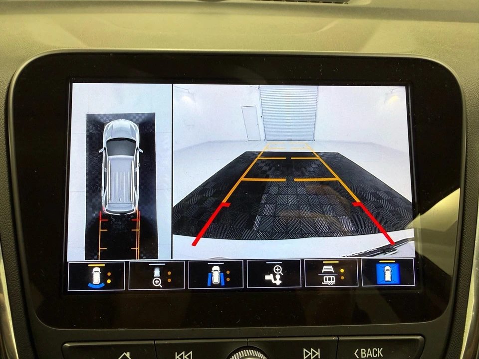 2022 Chevrolet Equinox - Image 12 of 21