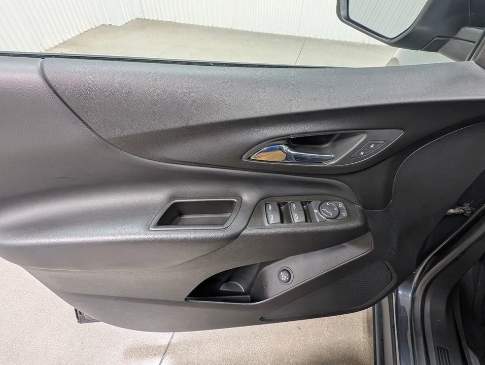 2022 Chevrolet Equinox - Image 10 of 27