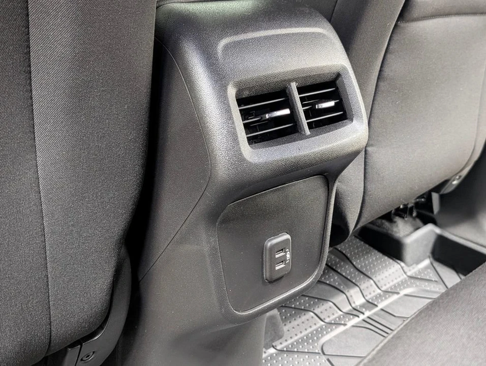 2022 Chevrolet Equinox - Image 14 of 27