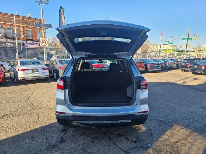 2022 Chevrolet Equinox - Image 8 of 12