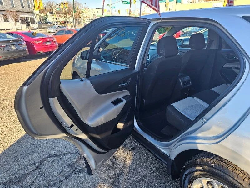 2022 Chevrolet Equinox - Image 10 of 12