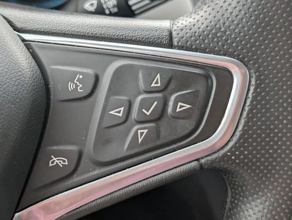 2022 Chevrolet Equinox - Image 14 of 21