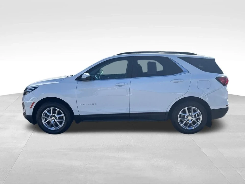 2022 Chevrolet Equinox - Image 2 of 12