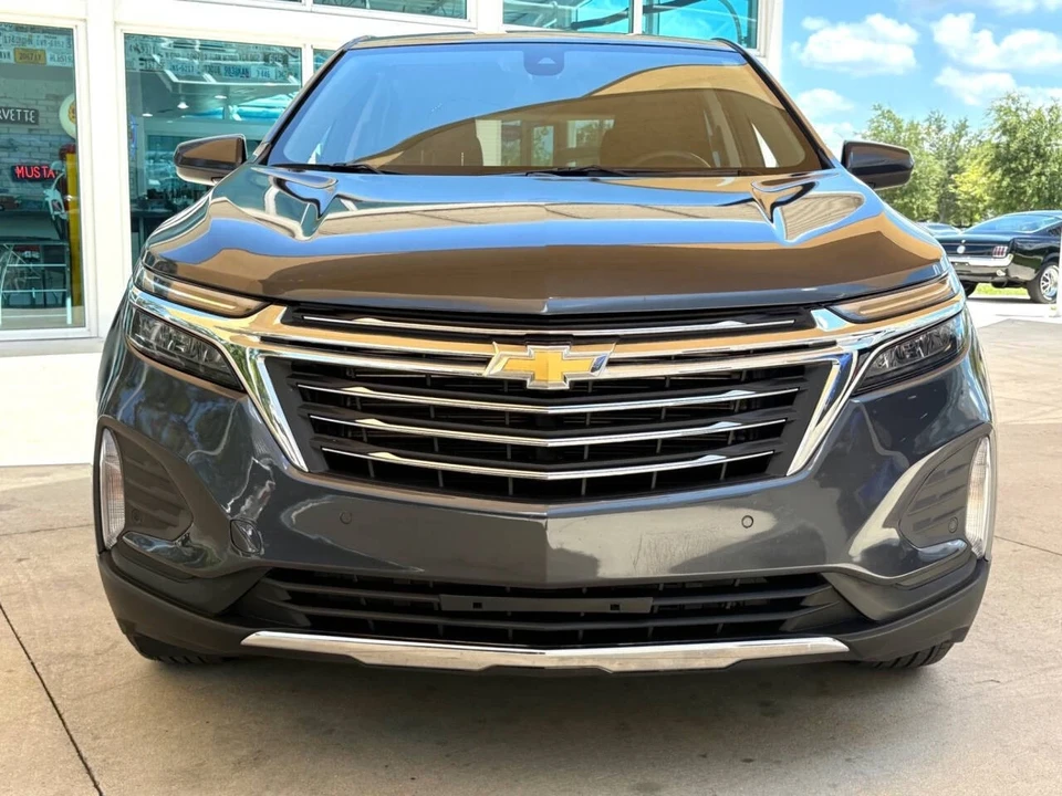 2022 Chevrolet Equinox - Image 2 of 12