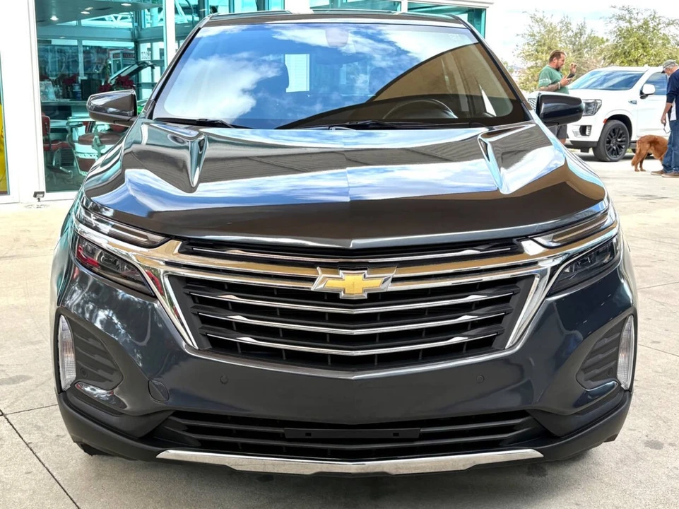 2022 Chevrolet Equinox - Image 2 of 12