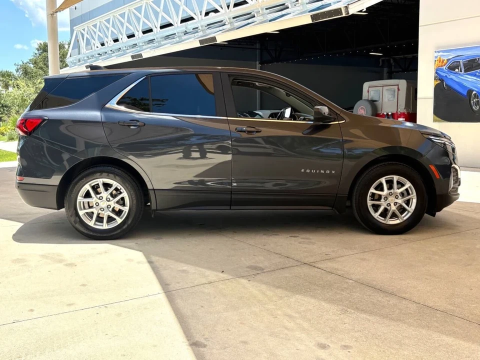 2022 Chevrolet Equinox - Image 4 of 12