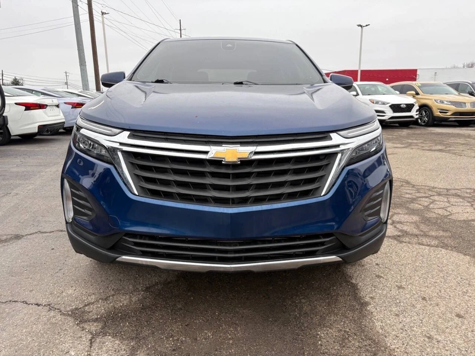 2022 Chevrolet Equinox - Image 2 of 12