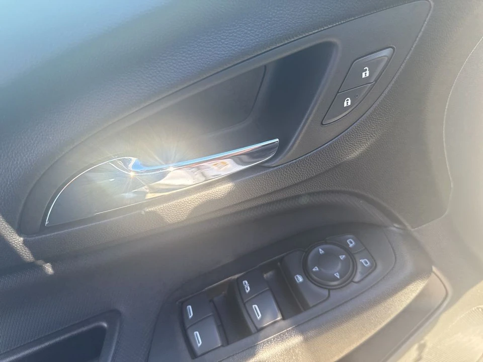 2022 Chevrolet Equinox - Image 10 of 12