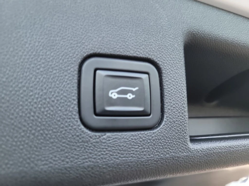 2022 Chevrolet Equinox - Image 9 of 12
