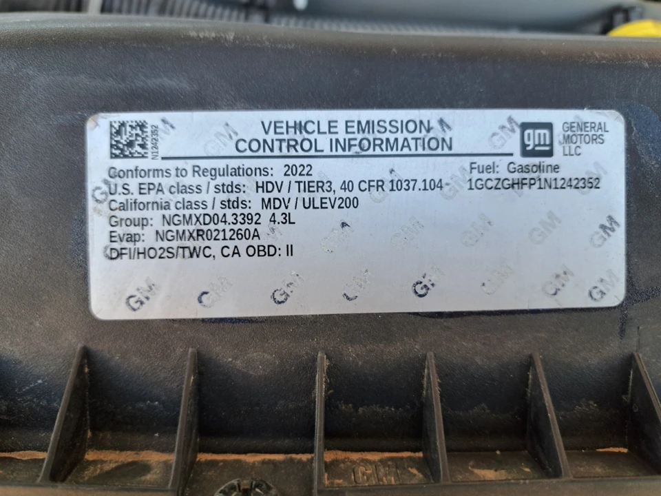 2022 Chevrolet Express - Image 11 of 19