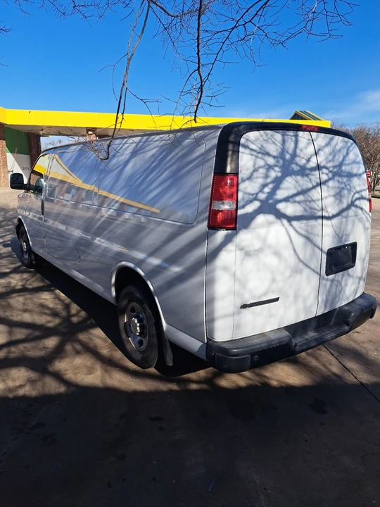 2022 Chevrolet Express - Image 5 of 19