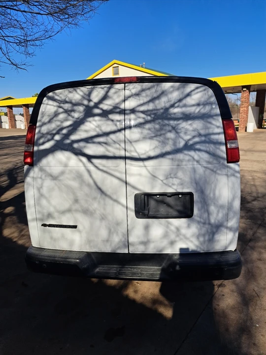2022 Chevrolet Express - Image 7 of 19