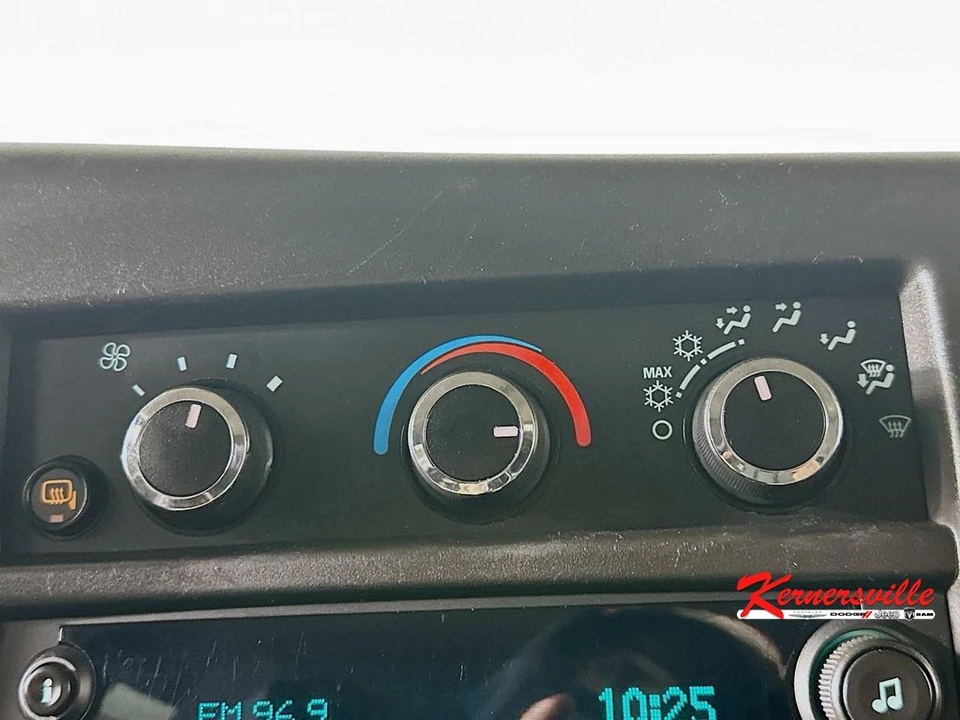 2022 Chevrolet Express - Image 18 of 24