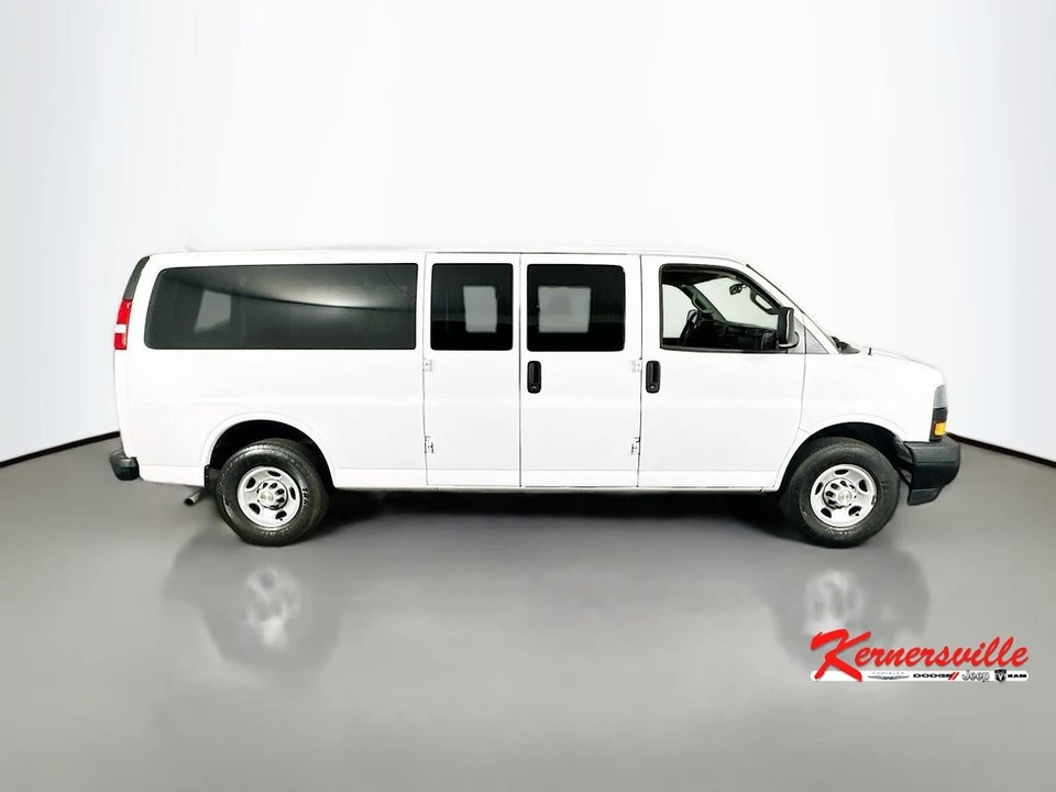 2022 Chevrolet Express - Image 8 of 24