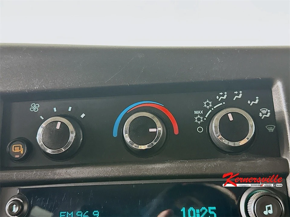 2022 Chevrolet Express - Image 18 of 21